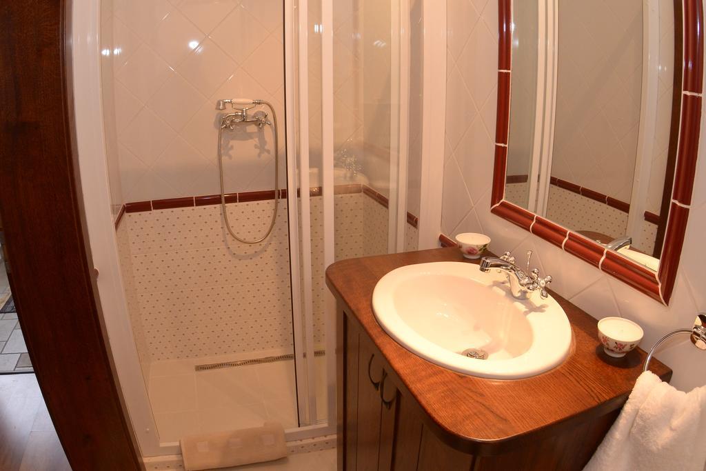 Levendula Porta Es Pajtaszinhaz Hotel Orfu Ruang foto