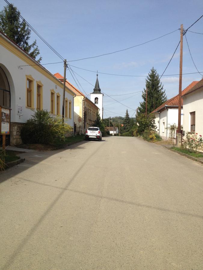 Levendula Porta Es Pajtaszinhaz Hotel Orfu Bagian luar foto